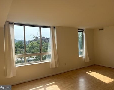 350 G Street Sw - Photo Thumbnail 1