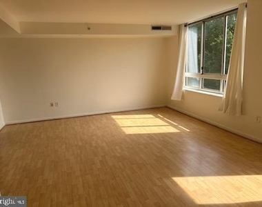 350 G Street Sw - Photo Thumbnail 4