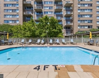 350 G Street Sw - Photo Thumbnail 14