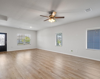 313 Timber Brook Dr - Photo Thumbnail 6
