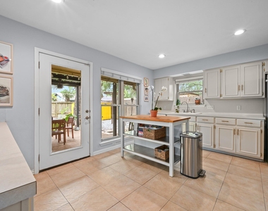 2509 Redleaf Ln - Photo Thumbnail 5