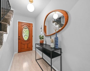 2509 Redleaf Ln - Photo Thumbnail 4