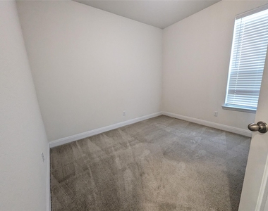 2471 Sunrise Rd - Photo Thumbnail 15