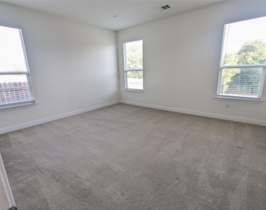 2471 Sunrise Rd - Photo Thumbnail 10