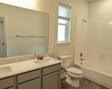 2471 Sunrise Rd - Photo Thumbnail 17
