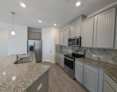 2471 Sunrise Rd - Photo Thumbnail 7