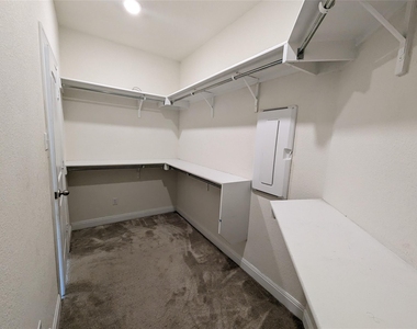 2471 Sunrise Rd - Photo Thumbnail 12