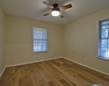 9202 Quail Meadow Dr - Photo Thumbnail 10