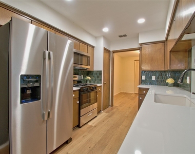 9202 Quail Meadow Dr - Photo Thumbnail 7