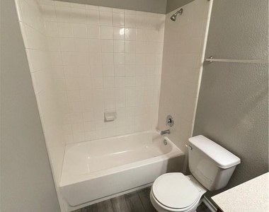 13812 Benjamin Harrison St - Photo Thumbnail 6