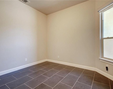 810 Wilson Ranch Pl - Photo Thumbnail 24