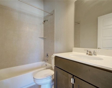 810 Wilson Ranch Pl - Photo Thumbnail 22