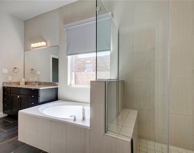 810 Wilson Ranch Pl - Photo Thumbnail 20
