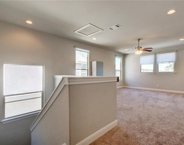 810 Wilson Ranch Pl - Photo Thumbnail 25