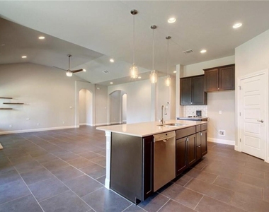 810 Wilson Ranch Pl - Photo Thumbnail 11