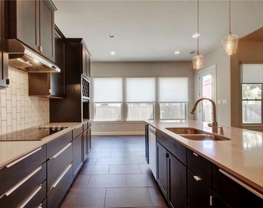 810 Wilson Ranch Pl - Photo Thumbnail 9