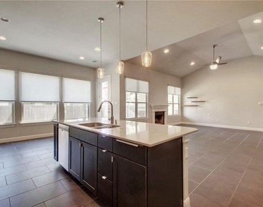 810 Wilson Ranch Pl - Photo Thumbnail 10
