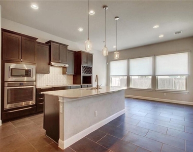 810 Wilson Ranch Pl - Photo Thumbnail 7