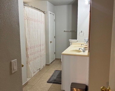 15101 Nuttall Dr - Photo Thumbnail 13