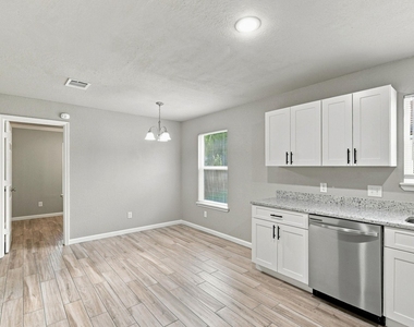 106 Hague St - Photo Thumbnail 3