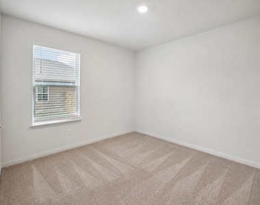 1040 Riverdale Cv - Photo Thumbnail 26