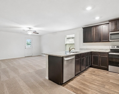 1040 Riverdale Cv - Photo Thumbnail 9