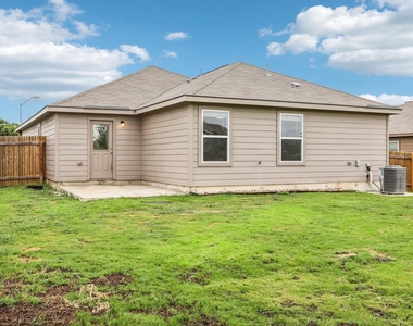 1040 Riverdale Cv - Photo Thumbnail 32