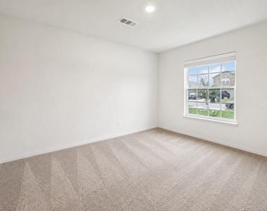 1040 Riverdale Cv - Photo Thumbnail 14