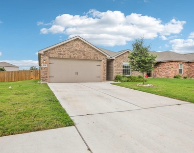 1040 Riverdale Cv - Photo Thumbnail 2