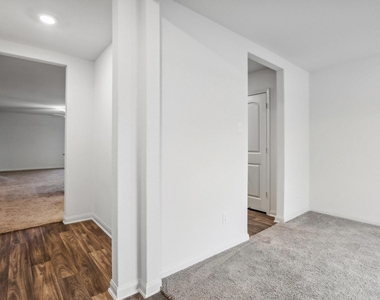1040 Riverdale Cv - Photo Thumbnail 15