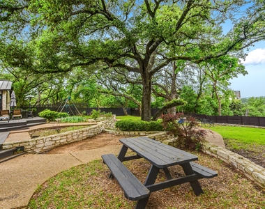 5101 Rain Creek Pkwy - Photo Thumbnail 22