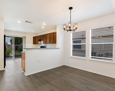 1628 Poppy Seed Ln - Photo Thumbnail 4