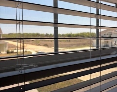 404 Black Opal Dr - Photo Thumbnail 13