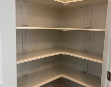 404 Black Opal Dr - Photo Thumbnail 8