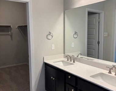 404 Black Opal Dr - Photo Thumbnail 30