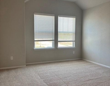 404 Black Opal Dr - Photo Thumbnail 27