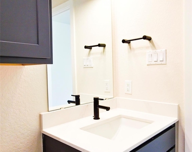 225 John Webster St - Photo Thumbnail 26