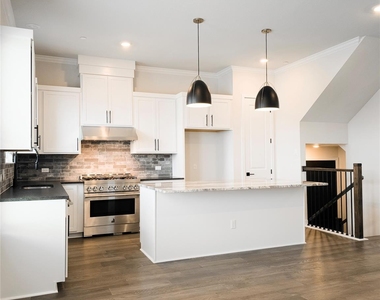 225 John Webster St - Photo Thumbnail 11