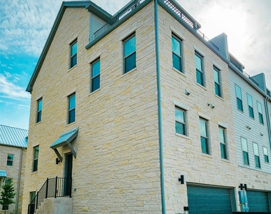 225 John Webster St - Photo Thumbnail 1