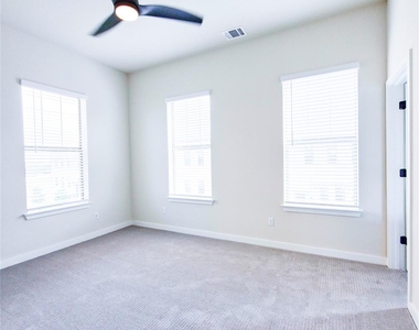 225 John Webster St - Photo Thumbnail 15