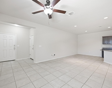 1733 Davidson Ranch Dr - Photo Thumbnail 3