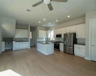 2705 Wilson St - Photo Thumbnail 12