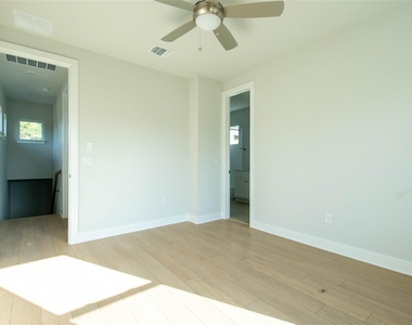 2705 Wilson St - Photo Thumbnail 23