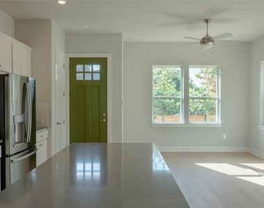 2705 Wilson St - Photo Thumbnail 7