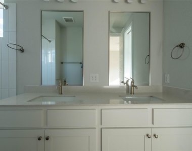 2705 Wilson St - Photo Thumbnail 25