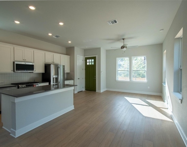 2705 Wilson St - Photo Thumbnail 11