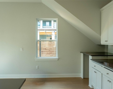2705 Wilson St - Photo Thumbnail 9