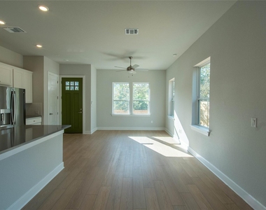 2705 Wilson St - Photo Thumbnail 10