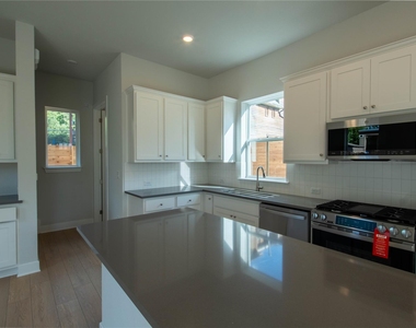 2705 Wilson St - Photo Thumbnail 14