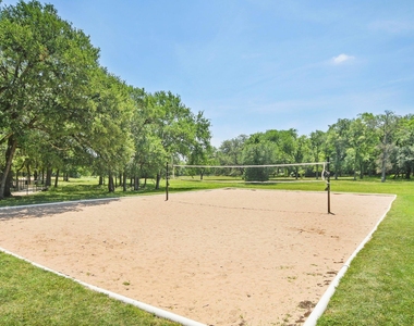 6808 Luckenbach Ln - Photo Thumbnail 30